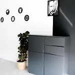 Marvel-apartment - Fuer Freunde & Familien, Stadtnah, Parkplatz, E-ladestation, Gitterbox Fuer Fahrraeder, Fitnessstudio, Digitale Gaestemappe Mit Restaurant- Und Unternehmenstipps Lägenhet *