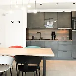 Lägenhet Marvel-apartment - Fuer Freunde & Familien, Stadtnah, Parkplatz, E-ladestation, Gitterbox Fuer Fahrraeder, Fitnessstudio, Digitale Gaestemappe Mit Restaurant- Und Unternehmenstipps *