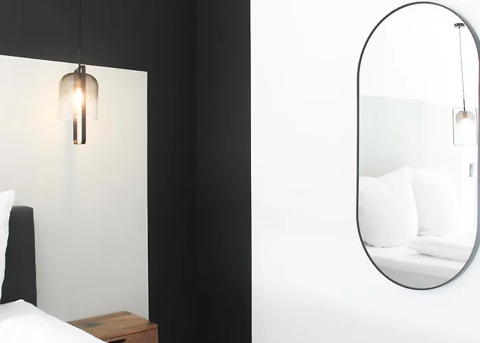 Marvel-apartment - Fuer Freunde & Familien, Stadtnah, Parkplatz, E-ladestation, Gitterbox Fuer Fahrraeder, Fitnessstudio, Digitale Gaestemappe Mit Restaurant- Und Unternehmenstipps Coblença