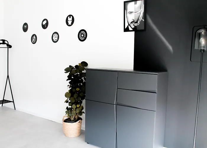 Marvel-apartment - Fuer Freunde & Familien, Stadtnah, Parkplatz, E-ladestation, Gitterbox Fuer Fahrraeder, Fitnessstudio, Digitale Gaestemappe Mit Restaurant- Und Unternehmenstipps Apartamento *