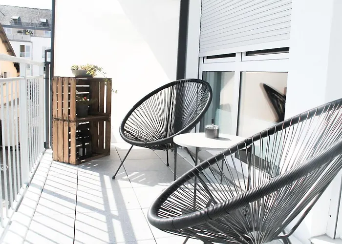 Marvel-apartment - Fuer Freunde & Familien, Stadtnah, Parkplatz, E-ladestation, Gitterbox Fuer Fahrraeder, Fitnessstudio, Digitale Gaestemappe Mit Restaurant- Und Unternehmenstipps Coblença