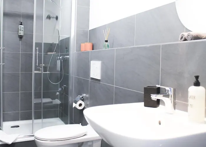 Marvel-apartment - Fuer Freunde & Familien, Stadtnah, Parkplatz, E-ladestation, Gitterbox Fuer Fahrraeder, Fitnessstudio, Digitale Gaestemappe Mit Restaurant- Und Unternehmenstipps Coblença